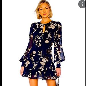 BARDOT TAMMY TRIM DRESS IN NAVY FLORAL size 8